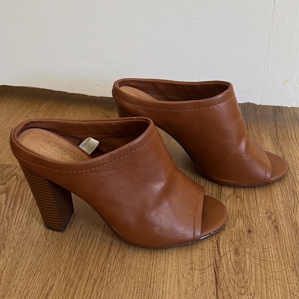 Chestant Brown faux-leather heeled open-toe shoes